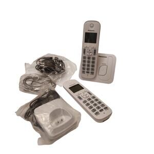 Panasonic Cordless Telephone Lot 2 Handsets White Charger Base Unit KX-TGC202